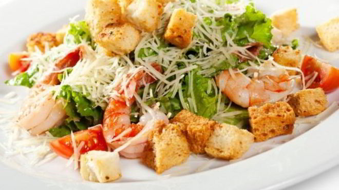 Рецепт Салата Цезарь с морепродуктами