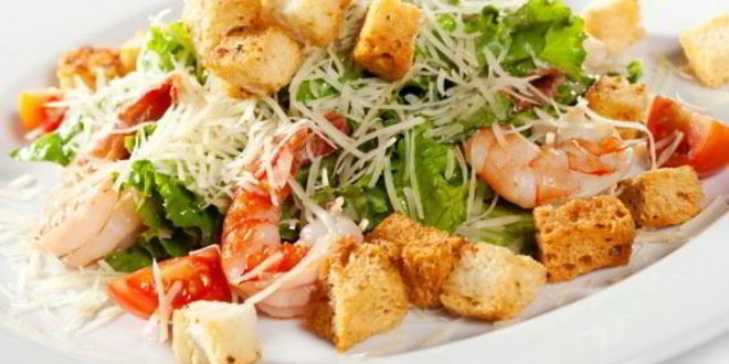 Рецепт салата цезарь с морепродуктами