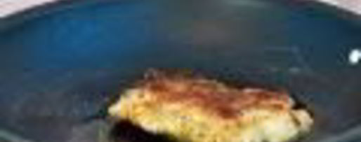 Шаг 2: салата цезарь с огурцом и маслинами