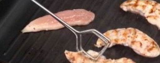 Шаг 4: салата цезарь с помидорами