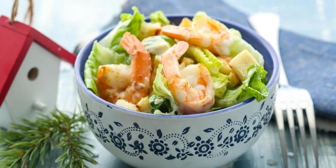 Рецепт салата цезарь с разными добавками