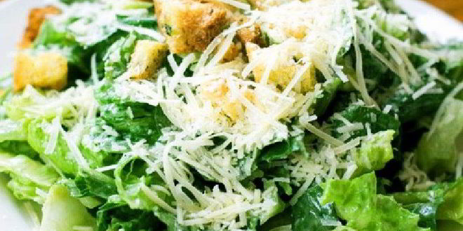 Рецепт салата цезарь с сухариками