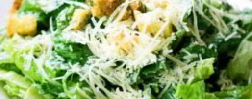 Шаг 7: салата цезарь с сухариками