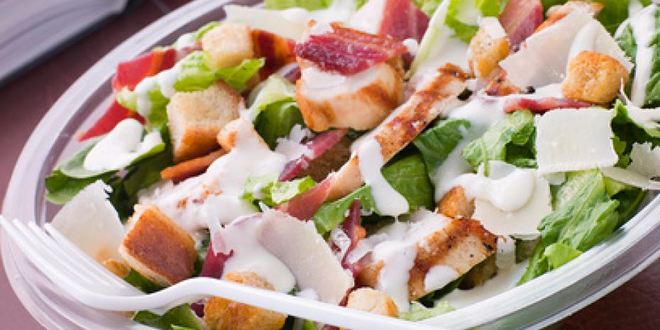 Рецепт салата цезарь с цыпленком и беконом