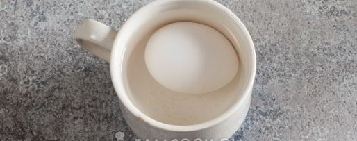 Шаг 5: салата цезарь с ветчиной