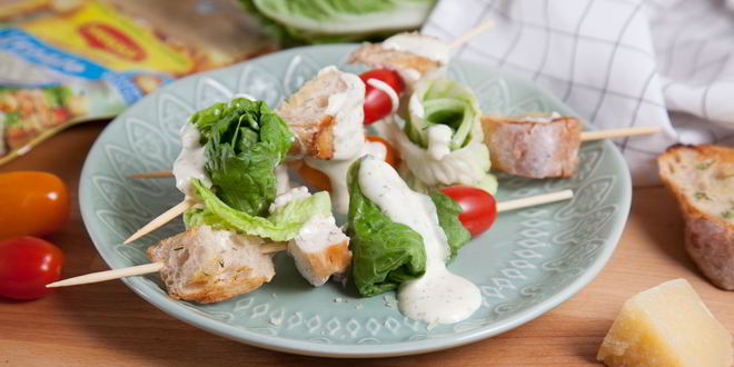Рецепт шашлыка из куриной грудки под соусом цезарь