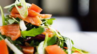 Рецепт Цезаря с семгой