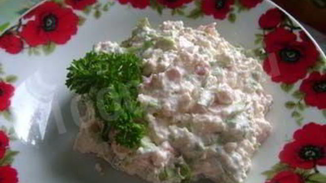 Рецепт Салата творог с зеленью чесноком и помидорами