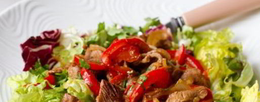 Шаг 11: теплого салата с острой говядиной и сладким перцем