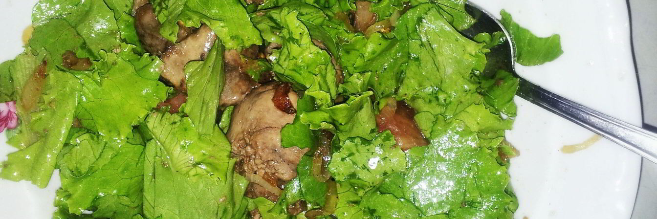 Рецепт Теплого салата с печенью и карамелизированным луком