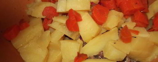 Шаг 3: салата с сельдью под соусом винегрет