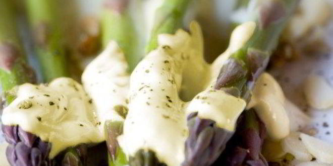 Рецепт спаржи с винегретом из фундука