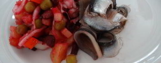 Шаг 4: винегрета с килькой