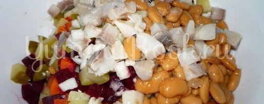 Шаг 6: винегрета с сельдью и консервированной фасолью