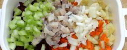 Шаг 4: винегрета с селедкой