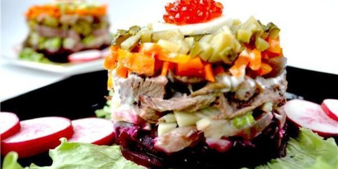 Рецепт винегрета с телятиной, сельдью, яблоком и свеклой