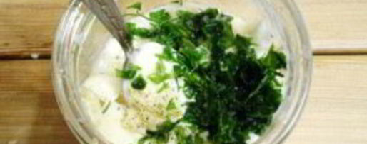 Шаг 5: домашнего майонеза на курином яйце с чесноком и зеленью