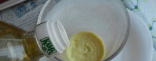 Шаг 2: майонеза с чесноком