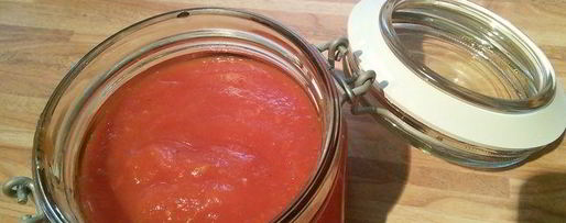 Шаг 5: домашнего томатно-яблочный кетчуп со свежими пряными травами