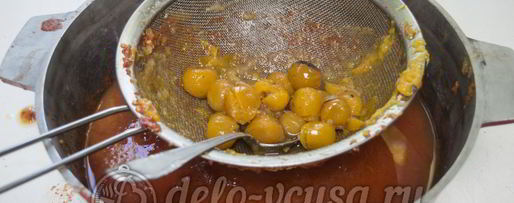 Шаг 4: кетчупа из помидоров и алычи на зиму