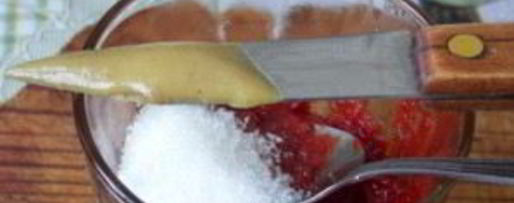 Шаг 1: кетчупа из томатной пасты