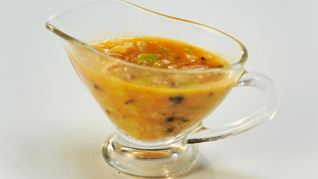 Рецепт Лукового соуса с можжевельником