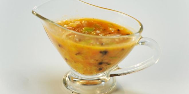 Рецепт лукового соуса с можжевельником