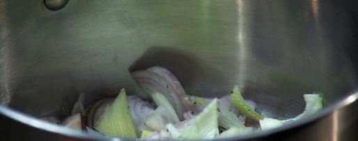 Шаг 1: лукового соуса с можжевельником