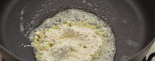 Шаг 3: сметанного соуса для котлет