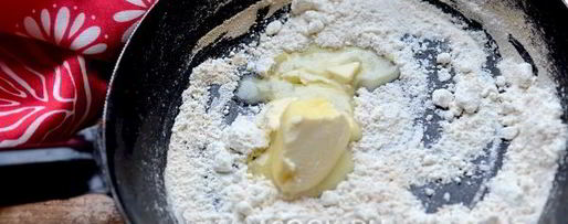 Шаг 3: густого крема бешамель на сковороде