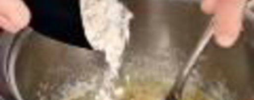 Шаг 1: соусов бешамель и субиз