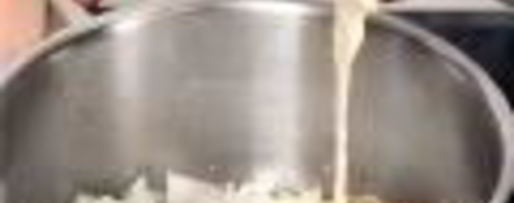 Шаг 3: соусов бешамель и субиз