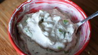 Рецепт Соуса из йогурта и огурцов