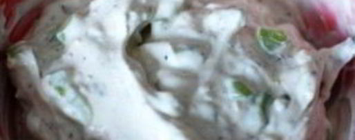 Шаг 11: соуса из йогурта и огурцов