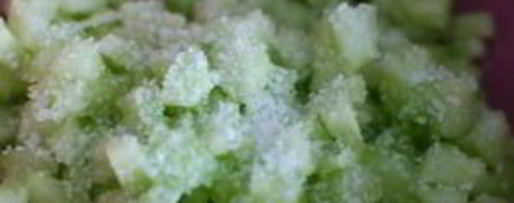 Шаг 2: соуса из йогурта и огурцов