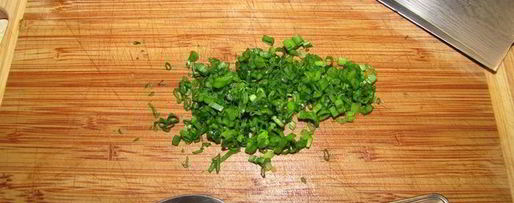 Шаг 2: соуса из майонеза и корнишонов