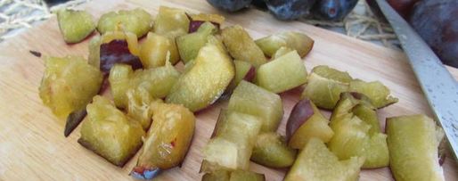 Шаг 1: соуса-конфитюра из слив и можжевельника