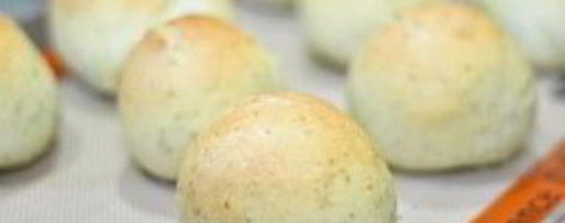 Шаг 3: булочек с соусом песто