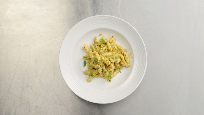 Рецепт Домашней пасты бузиате с песто алла трапанезе