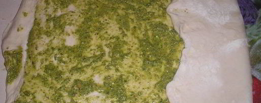 Шаг 3: хлеба с соусом песто