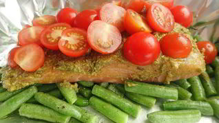 Рецепт Лосося с соусом песто