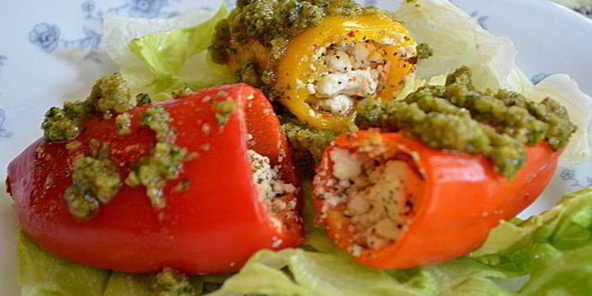 Рецепт мини-перцев с соусом песто