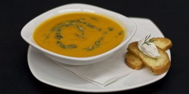 Рецепт морковного крема-супа с соусом песто