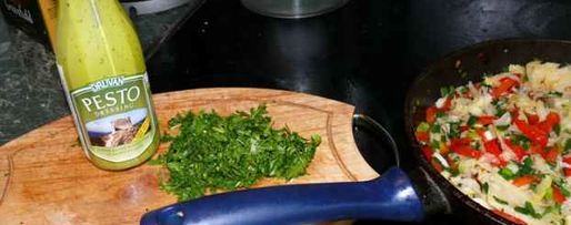 Шаг 11: овощей пассированных с соусом песто