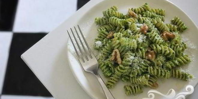 Рецепт пасты с соусом песто из капусты кале и грецких орехов