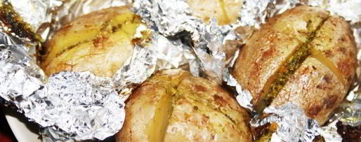 Шаг 3: печеного картофеля с соусом песто