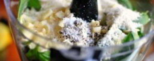 Шаг 4: песто из базилика