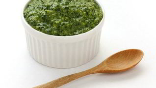 Рецепт Песто из черемши и петрушки с грецкими орехами