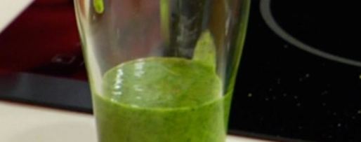 Шаг 2: песто из кинзы