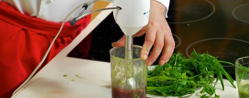 Шаг 1: песто из свеклы